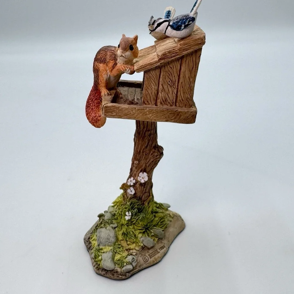 Lowell Davis CUSSIN UP A STORM Schmid RFD Figurine 95086 Squirrel Blue Jays Feed